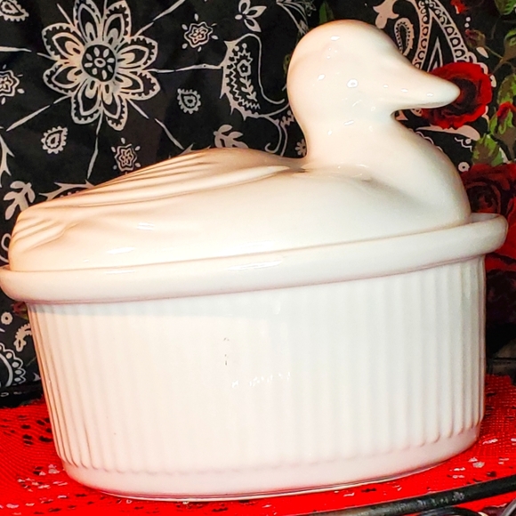 Vintage California USA Nesting Duck Casserole - Picture 1 of 6